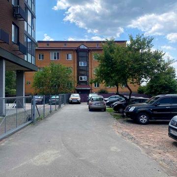 3 кімнатна Квартира вул. М.Смотрицького (Троєщіна) 83 м.2 з майстернею 36 м. 2