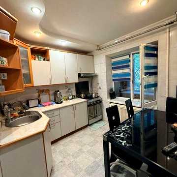 Продаж 2к квартири вул. Дегтярівська, 60