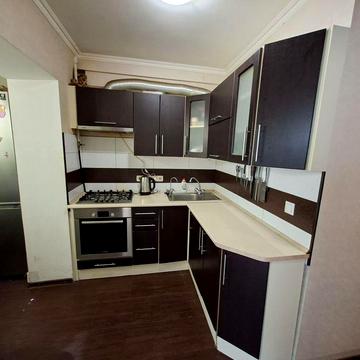Продам 1-кімнатну квартиру 32,4м.кв. вул.Березняківська 20.