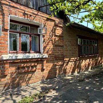 Продам будинок в м. Ананьїв. ПІД РЕМОНТ.
