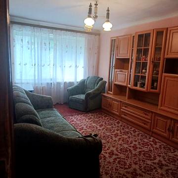 Большая 2к квартира в кирпичном доме, 2этаж. Полякова.