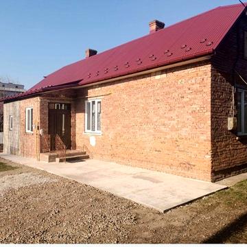 Здається в центрі міста Самбір котедж у довгострокову оренду