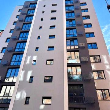 Продаж 2к квартири, поруч міський парк та озеро