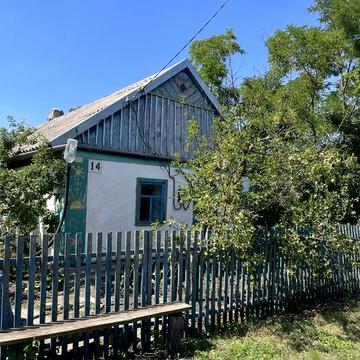 Продам автентичну хату біля місця сили