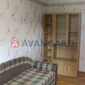 1кімнатна кв. в районі 40го магазину, на Космосі.3й поверх з 5