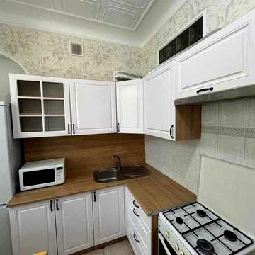 Котельнікова 53А, простора затишна 3к, низький поверх, Газ, м Житомирська 7хв