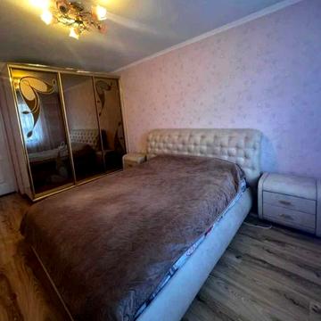 Продам 3 кім кв, вул. Антонова Олега!!!