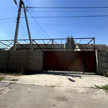 Продам дом на правом берегу в хорошем р-не 10 мин от центра