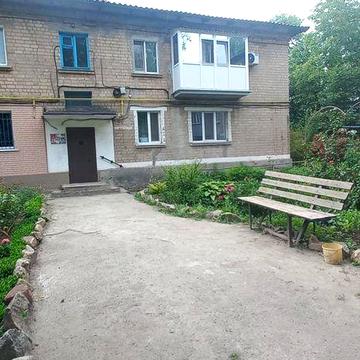 Продам 2х кім.квартиру 1й поверх Дружба