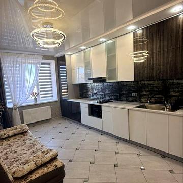 Продаж 3х кім в самому центрі. ЖК Двір Розетка.