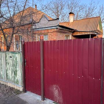 Приватник Будинок Ізюм, Літературна 12, ЖД базар