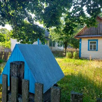 будинок в селі біля смт .Лугини Надам дозвіл нс проживання.