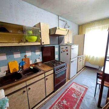 Здається трьох кімнатна квартира на Сихові