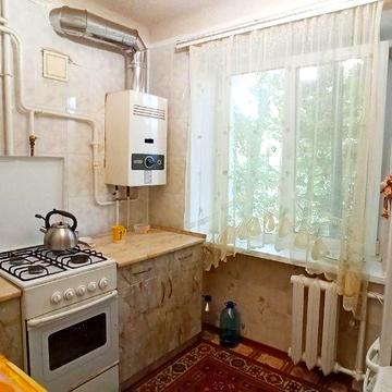 Продам 2-к. квартиру в центре. 2-й этаж!