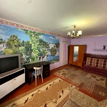 Затишна 1-кімнатна квартира по вул. Бахмацька 20, метро Академмістечко