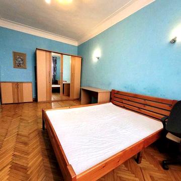 2-х кім проспект Берестейський 78 (Перемоги), до метро Берестейська – 300 метрів