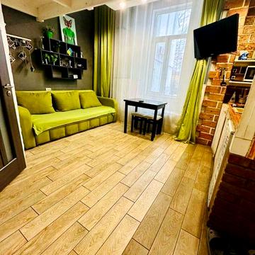 Сдам двухуровневую квартиру м Центральный рынок
