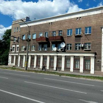 Продам большую 1 к.кв на пр.Металлургов