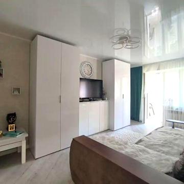 Продам 2-кімнатну квартиру на пр. Поля ( Кірова)