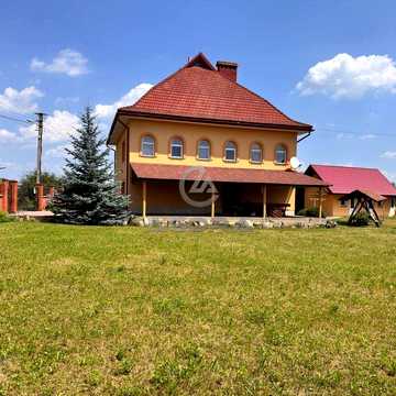 Продаж затишного будинку біля лісу з ділянкою 20 соток