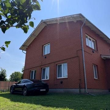 Два якісних будинки за ціною одного( 10-15 хв від Рівного)