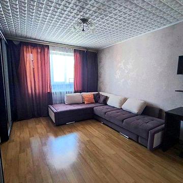 Продам 3 кімнатну квартиру по вул. 6 Грудня (р-н Файномаркету)