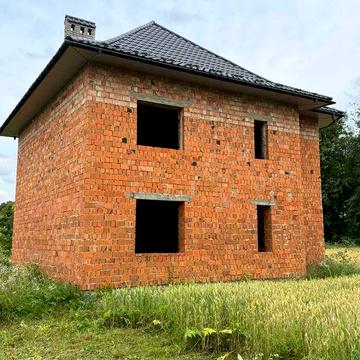 Продається двоповерховий будинок (незавершене будівництво) у селі Стара Жадова