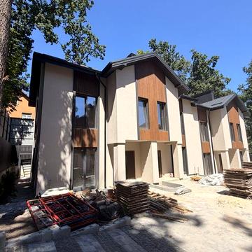 Продам кутовий таунхаус в Ірпені біля парку Незнайки Газифікований Преміум якість