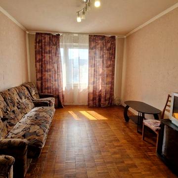 Вул. Братства Тарасівців 5а. Метро Харківська 10хв пішки. Оренда 2к квартири