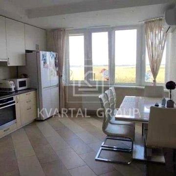 Простора 4-к квартира 122 м² з панорамним видом на ліс у Коцюбинському