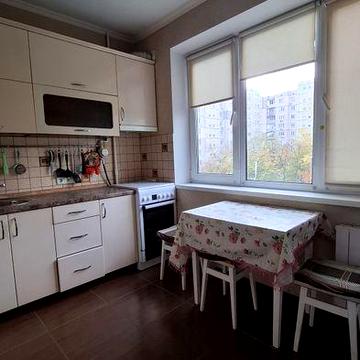 Продаж 1-кімнатної квартири по вулиці Рональда Рейгана 10