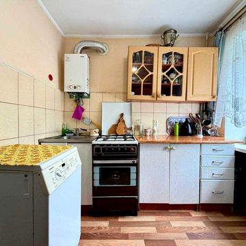Продаж 1-кімнатної квартири 30.5 м², вул. 50-річчя УПА, Моршин