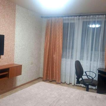 Сдам 1 кв метро Салтовское Гер. Труда ЦНАП. 7000 гр . Военные +.