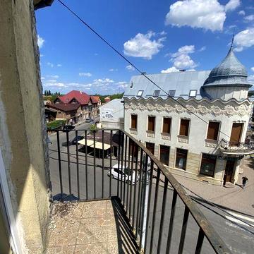 Продам 2-кімнатну квартиру в Берегові