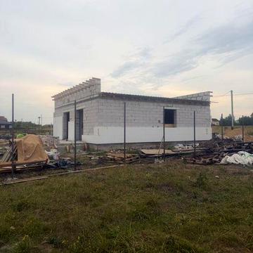 Продаж нового будинку неподалік міста Житомира. Присутній торг.