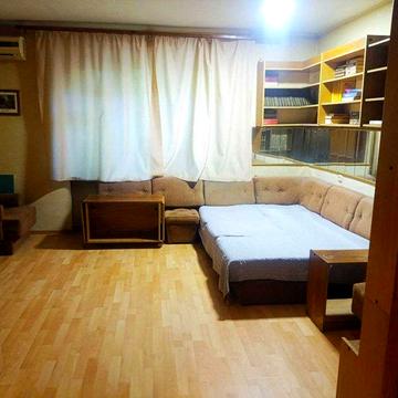 Продам двухкомнатную квартиру. пр. Центральный - 1-ая Слободская