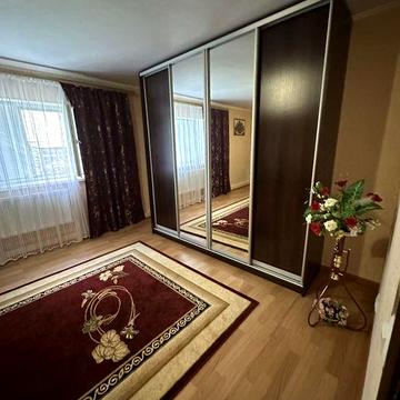 Продам 2-х кімнатну квартиру з меблями