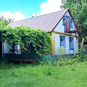 Продається будинок з великою земельною ділянкою у с. Яцьки