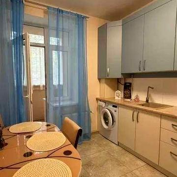 Продам 2-кімнатну квартиру з євроремонтом біля моря