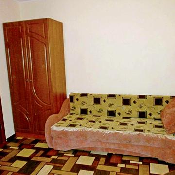 Сдам 1 ком кв с ремонтом м. Холод Гора. 6700 гр + свет.