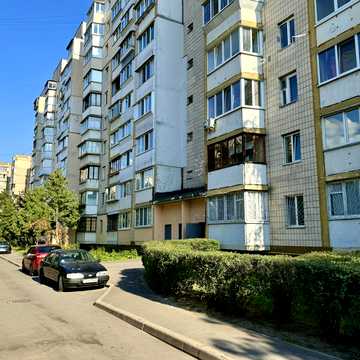 Прилужна вул., 10