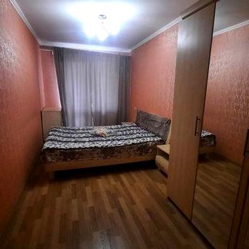 Сдаю срочно 3комн.кв Космонавтов напротив стройрынка, мебель, техника
