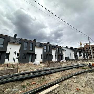 Продам готовий до ремонту будинок,Крихівці.