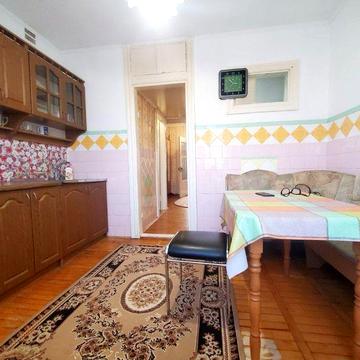 Оренда 3х кімнатної чешки, БУЛЬВАР ГЕРОЇВ КРУТ (ТЦ ДЕПОТ), РОЗДІЛЬНІ кімнати, є меблі та техніка, балкон!