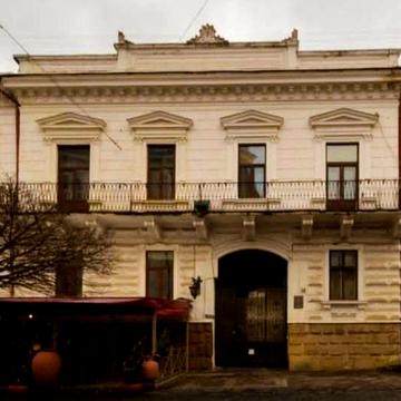 Продаж 4к квартири на вул. О.Кобилянської