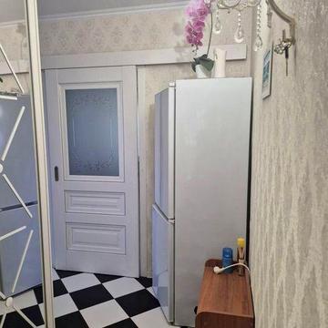 Продаж 2 кімнатної квартири з меблями та побутовою технікою в центрі  селища Братське