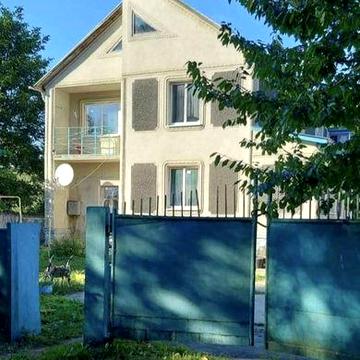 Продам великі будинки.