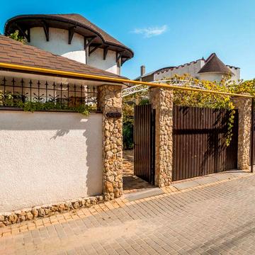 ПРОДАМ Приватну віллу біля моря, Twin House, 2 незалежні апартаменти, Кароліно-Бугаз