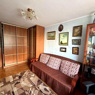 Продам 2-комнатную квартиру в Дарницком районе, ул. Севастопольская, 19