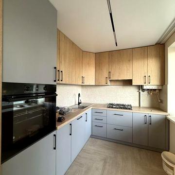 Оренда 3- кімнатної квартири в цегляному будинку.